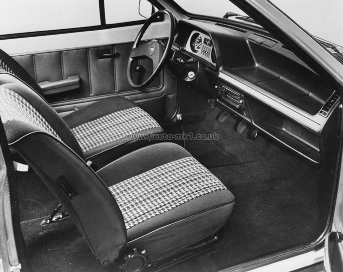 Fiesta MK1: L Interior