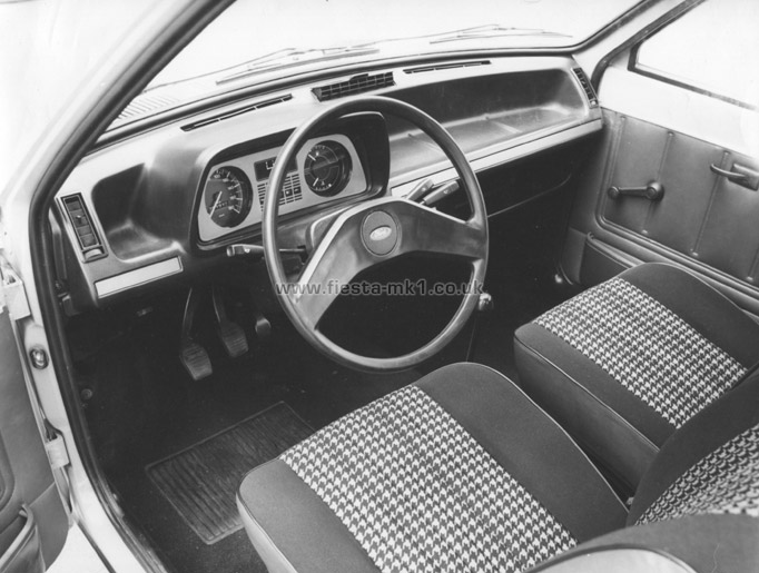 Fiesta MK1: L Interior