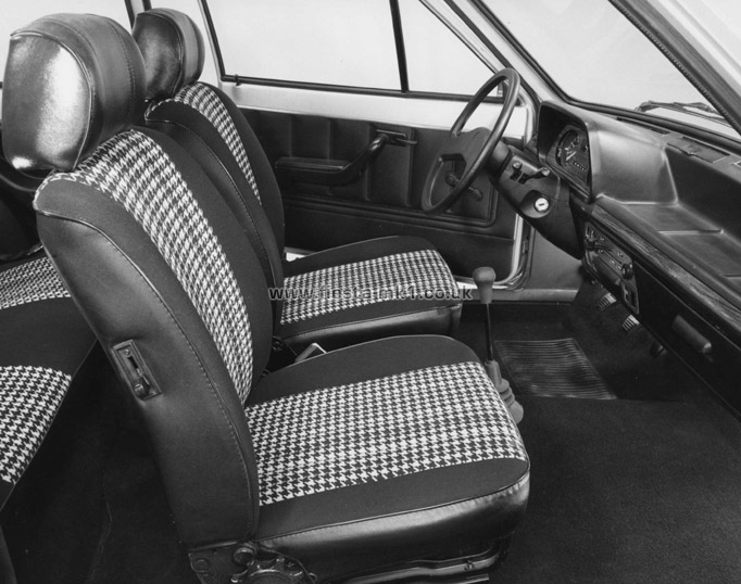 Fiesta MK1: Decor Interior
